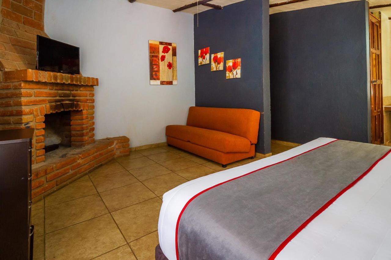 Hotel Hacienda Coyotes Zapotlanejo ภายนอก รูปภาพ
